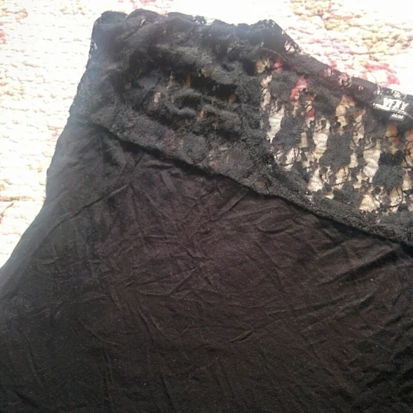 LACE Back Crop Top - Picture 3 of 5